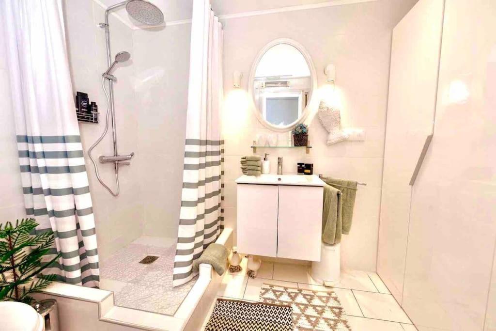 Вилла Cute Tiny House Рафина Экстерьер фото